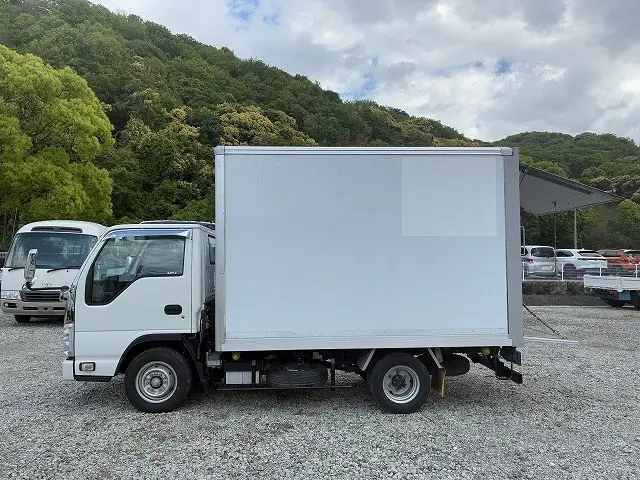 いすゞ エルフ 2RG-NHR88AN(2WD)の写真11