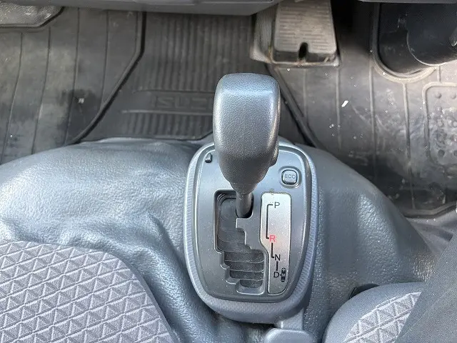 いすゞ エルフ 2RG-NHR88AN(2WD)の写真32