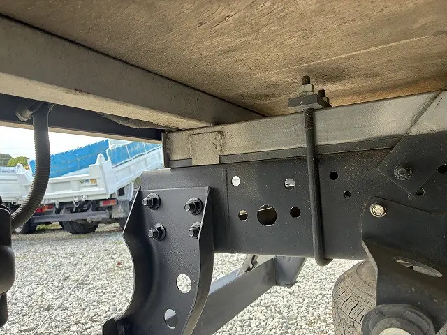 いすゞ エルフ 2RG-NHR88AN(2WD)の写真40