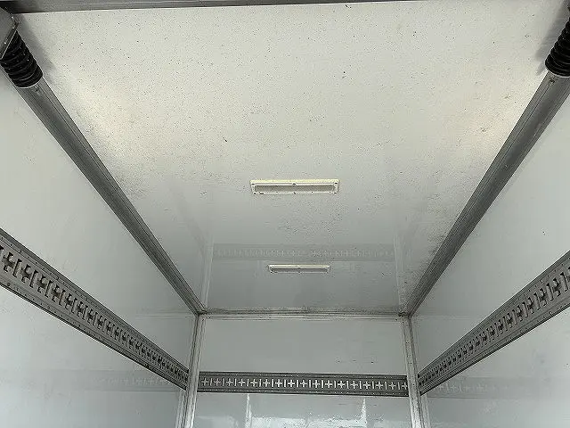 いすゞ エルフ 2RG-NHR88AN(2WD)の写真47