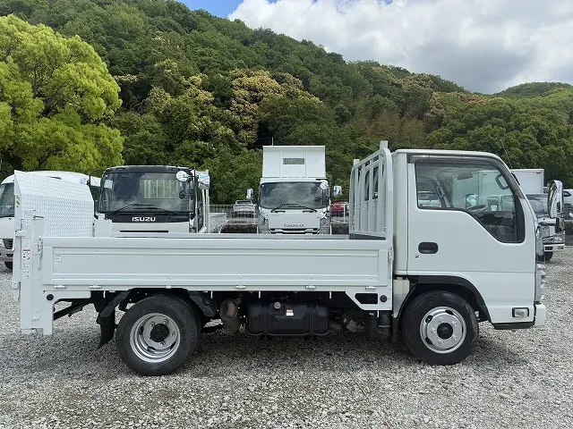 いすゞ エルフ TKG-NHR85A(2WD)の写真5