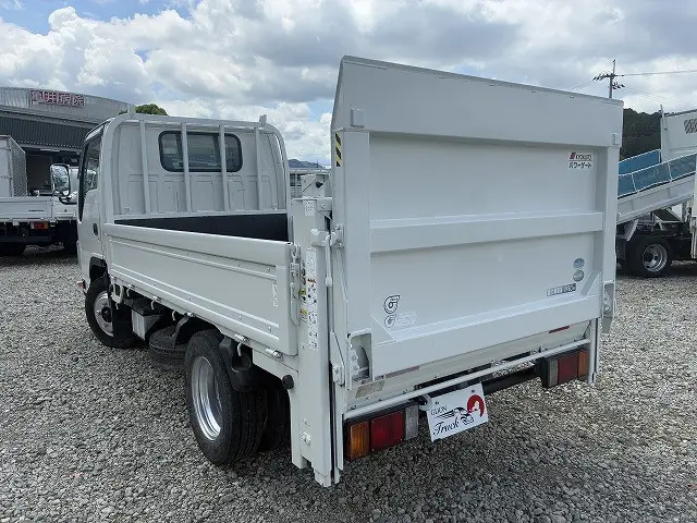 いすゞ エルフ TKG-NHR85A(2WD)の写真6