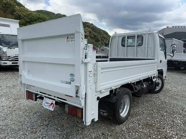 いすゞ エルフ TKG-NHR85A(2WD)の写真8