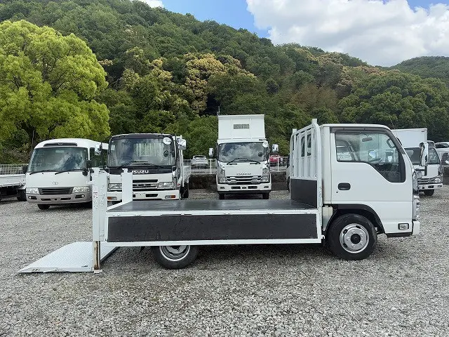 いすゞ エルフ TKG-NHR85A(2WD)の写真12
