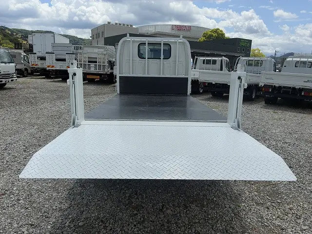 いすゞ エルフ TKG-NHR85A(2WD)の写真32