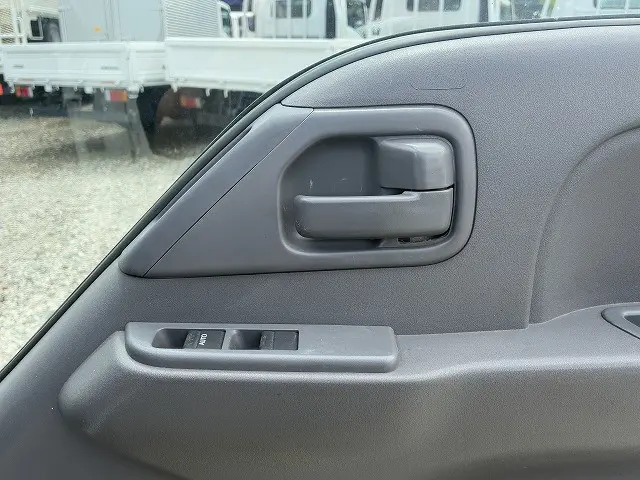 いすゞ エルフ TKG-NHR85A(2WD)の写真40