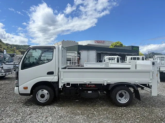 トヨタ ダイナ 2RG-XZC605(2WD)の写真4