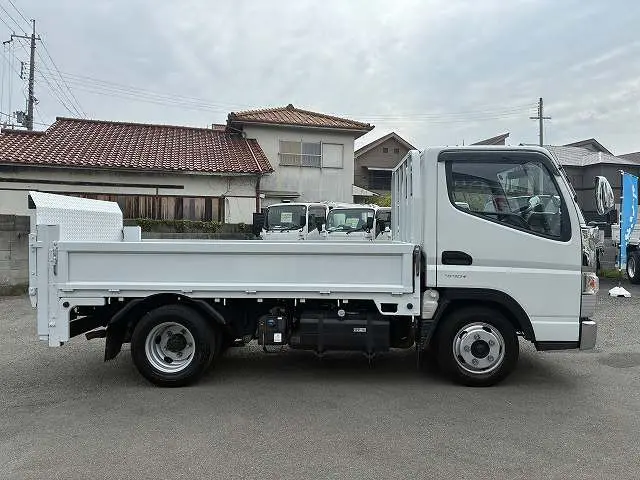 三菱 キャンター 2RG-FBA20(2WD)の写真5