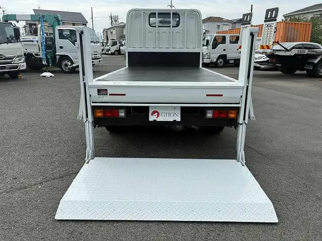 三菱 キャンター 2RG-FBA20(2WD)の写真14