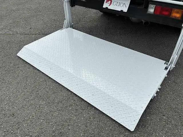 三菱 キャンター 2RG-FBA20(2WD)の写真16