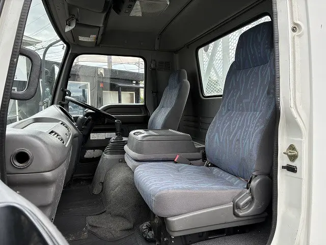 いすゞ フォワード ADG-FRR90J3S(2WD)の写真32
