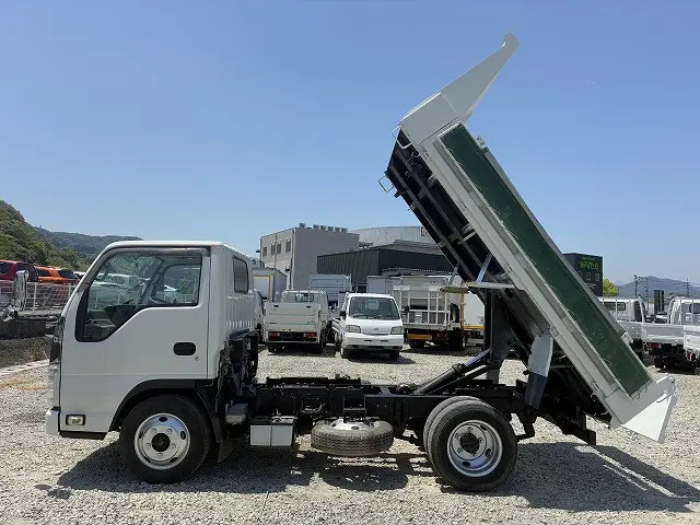 いすゞ エルフ TPG-NKR85AD(2WD)の写真4
