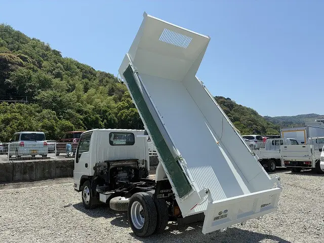いすゞ エルフ TPG-NKR85AD(2WD)の写真6