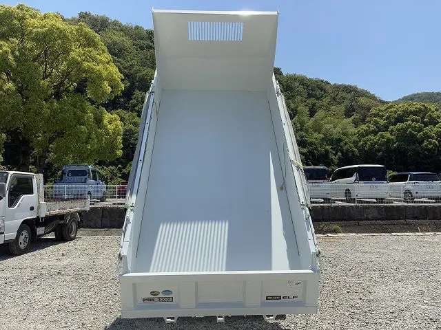いすゞ エルフ TPG-NKR85AD(2WD)の写真7