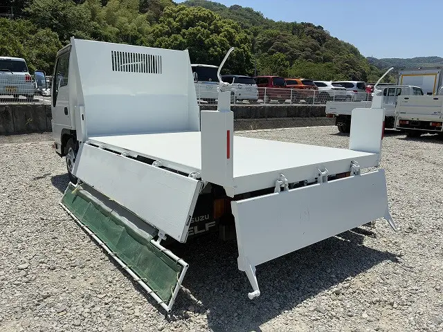 いすゞ エルフ TPG-NKR85AD(2WD)の写真34