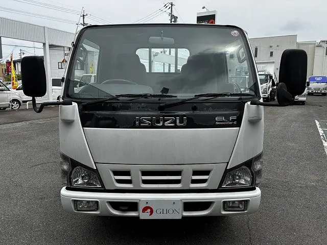 いすゞ エルフ PB-NKR81A(2WD)の写真2