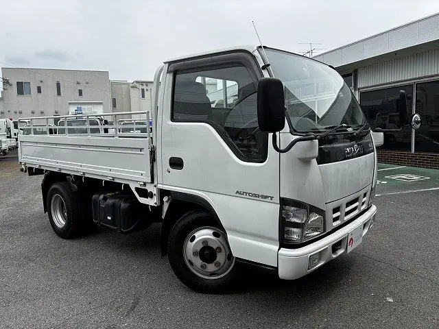 いすゞ エルフ PB-NKR81A(2WD)の写真3