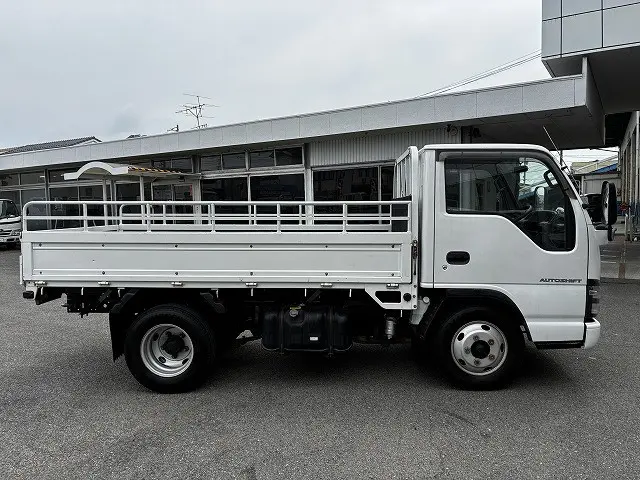 いすゞ エルフ PB-NKR81A(2WD)の写真5