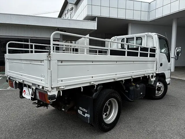 いすゞ エルフ PB-NKR81A(2WD)の写真8