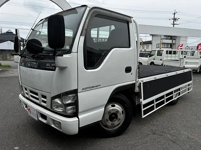 いすゞ エルフ PB-NKR81A(2WD)の写真9
