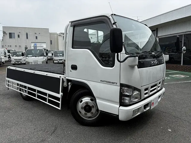 いすゞ エルフ PB-NKR81A(2WD)の写真10