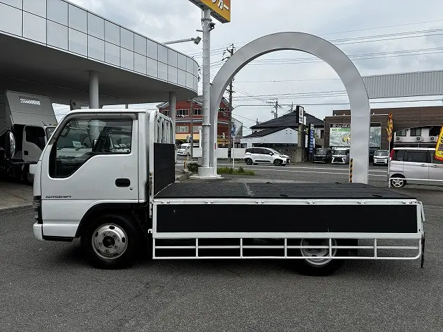 いすゞ エルフ PB-NKR81A(2WD)の写真11