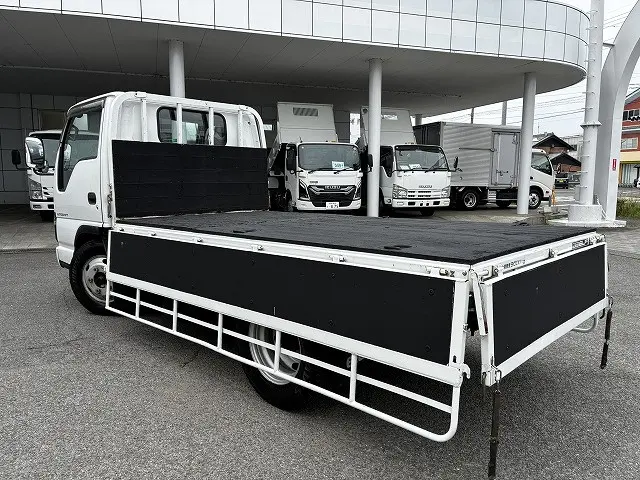 いすゞ エルフ PB-NKR81A(2WD)の写真13