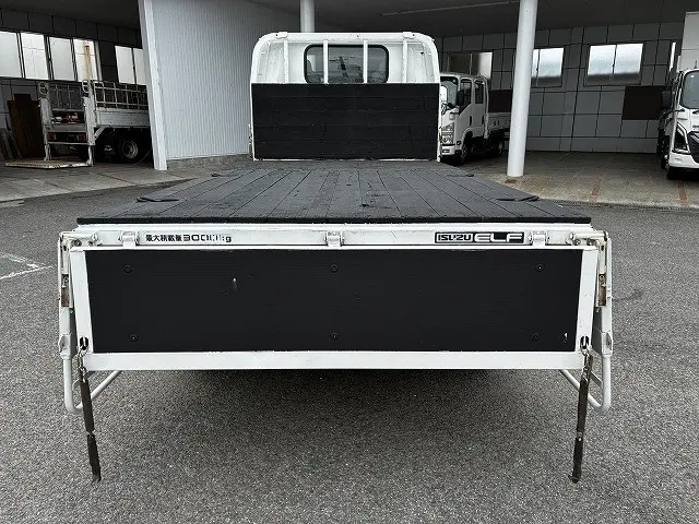 いすゞ エルフ PB-NKR81A(2WD)の写真14