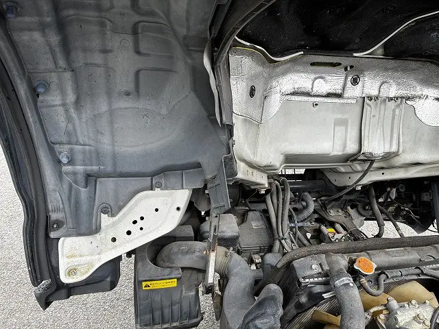 いすゞ エルフ PB-NKR81A(2WD)の写真24