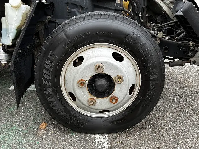 いすゞ エルフ PB-NKR81A(2WD)の写真26