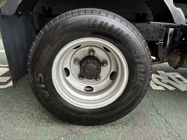 いすゞ エルフ PB-NKR81A(2WD)の写真29