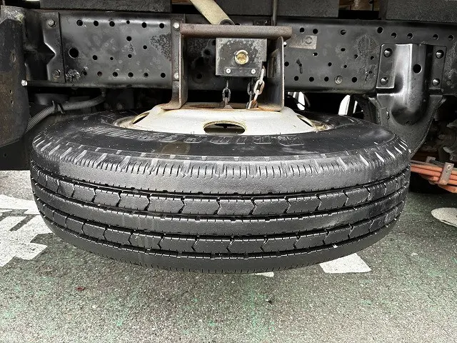 いすゞ エルフ PB-NKR81A(2WD)の写真30