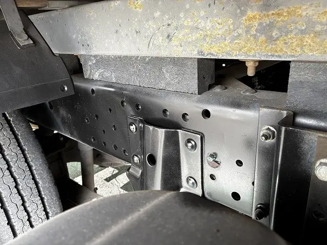 いすゞ エルフ PB-NKR81A(2WD)の写真32