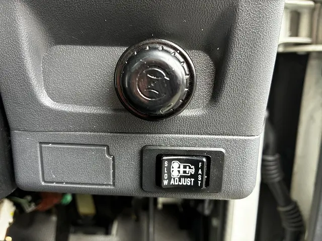 いすゞ エルフ PB-NKR81A(2WD)の写真39