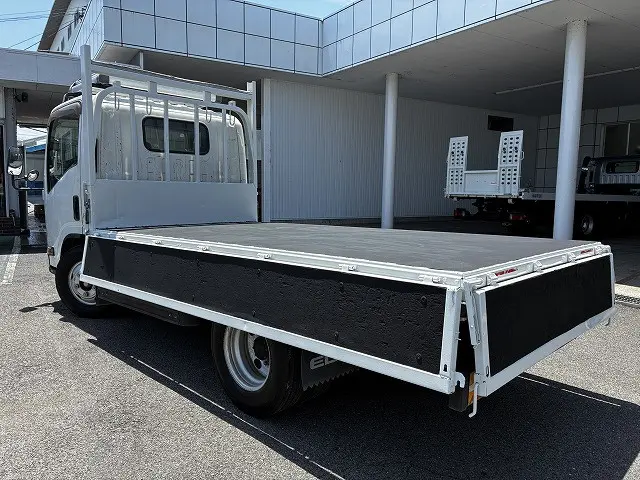 いすゞ エルフ TKG-NMR85R(2WD)の写真13
