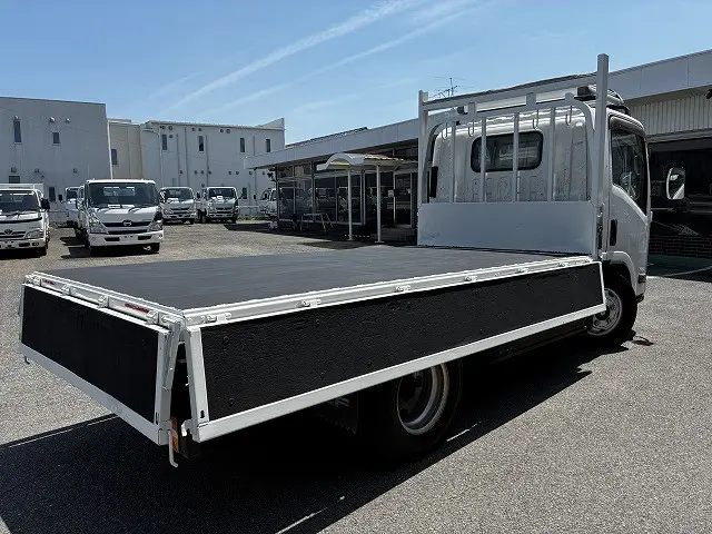いすゞ エルフ TKG-NMR85R(2WD)の写真15