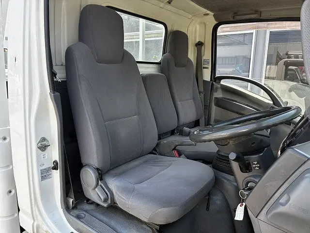 いすゞ エルフ TKG-NMR85R(2WD)の写真37