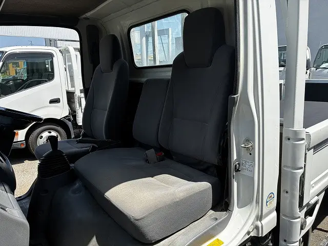 いすゞ エルフ TKG-NMR85R(2WD)の写真38