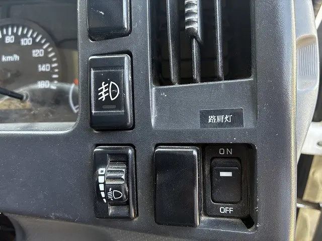 いすゞ エルフ TKG-NMR85R(2WD)の写真41