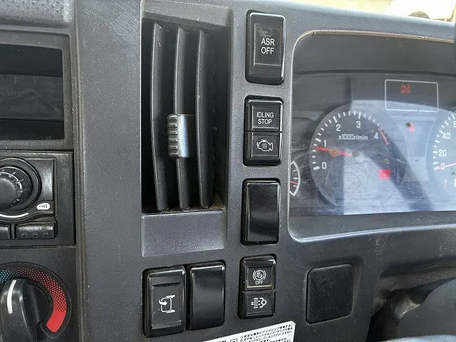 いすゞ エルフ TKG-NMR85R(2WD)の写真42