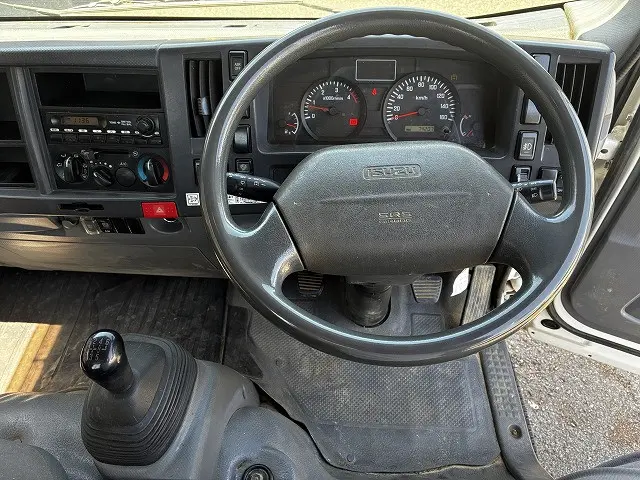 いすゞ エルフ TKG-NMR85R(2WD)の写真46