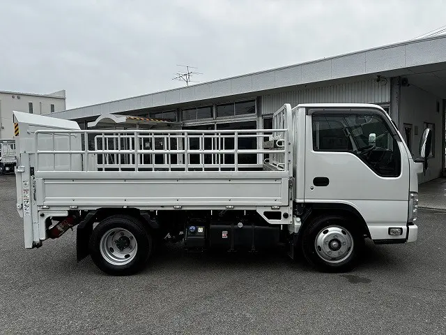 いすゞ エルフ 2RG-NKR88A(2WD)の写真5