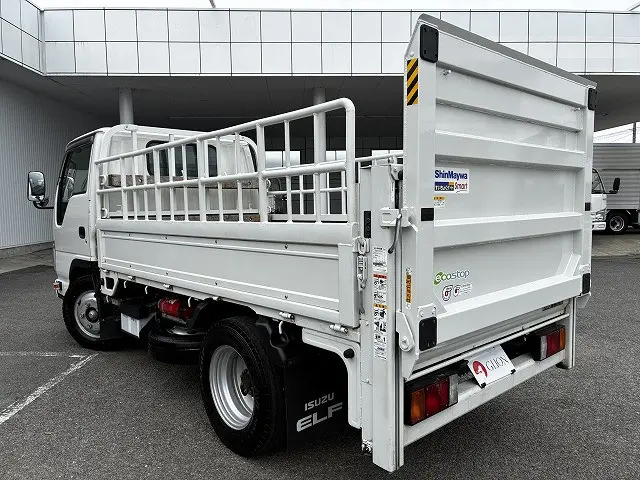 いすゞ エルフ 2RG-NKR88A(2WD)の写真6