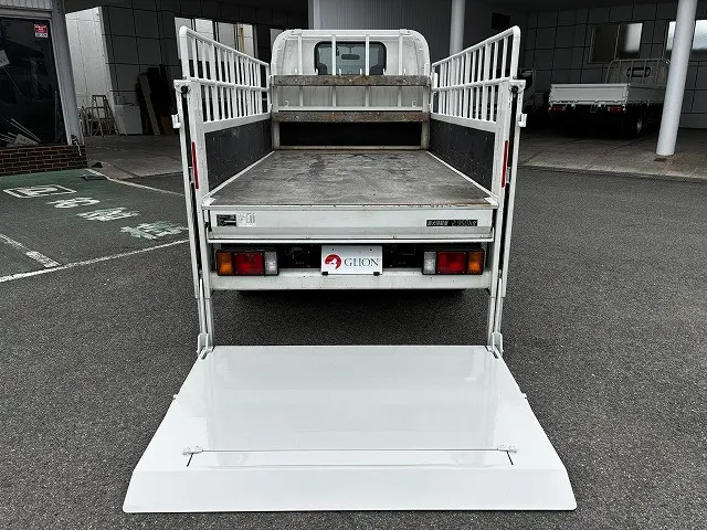 いすゞ エルフ 2RG-NKR88A(2WD)の写真14