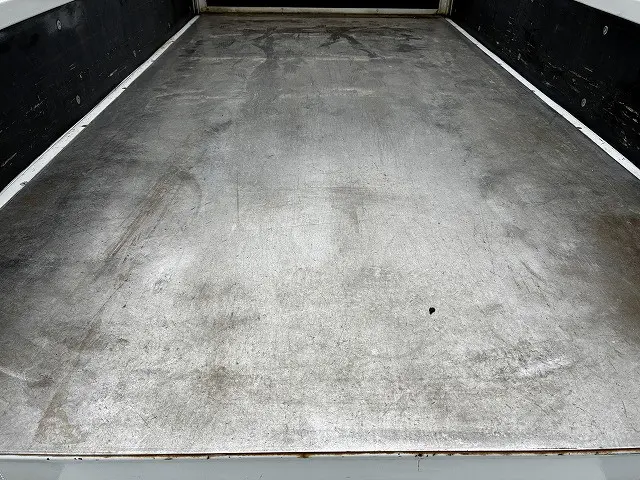 いすゞ エルフ 2RG-NKR88A(2WD)の写真16