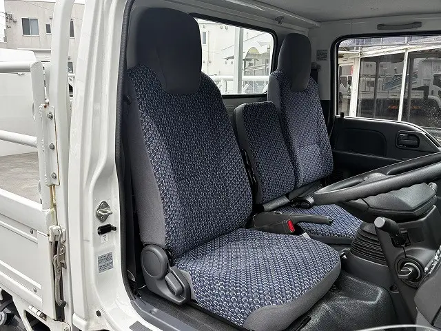 いすゞ エルフ 2RG-NKR88A(2WD)の写真47