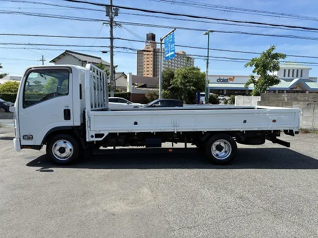 いすゞ エルフ TPG-NNR85AR(2WD)の写真4