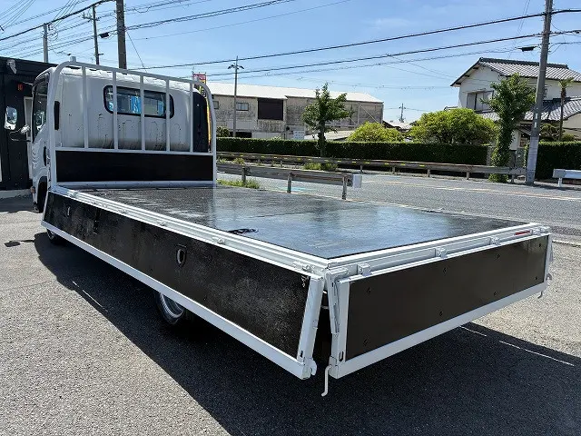 いすゞ エルフ TPG-NNR85AR(2WD)の写真13