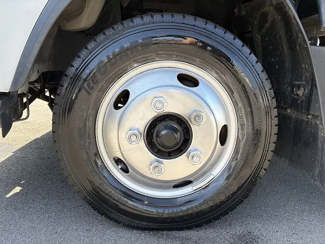 いすゞ エルフ TPG-NNR85AR(2WD)の写真23