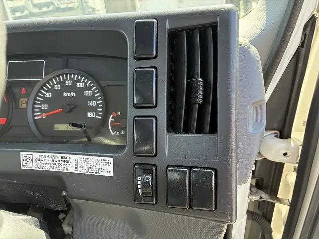 いすゞ エルフ TPG-NNR85AR(2WD)の写真35